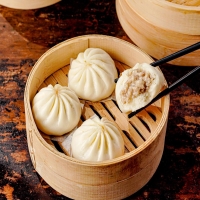 现在的小吃店，消费人群只是年轻人吗？